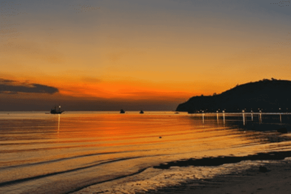 Kalong Island (source: Travel Kompas)